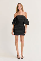 Robe Courte Froncée à Manches Bouffantes