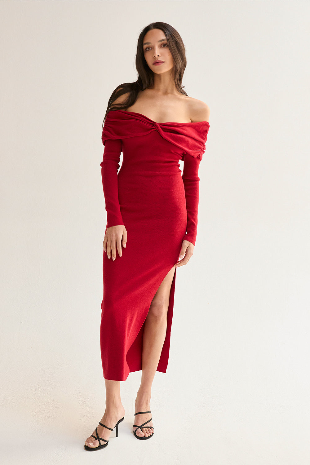 Robe Pull Épaules Dénudées Manches Longues Maille Mi-Longue