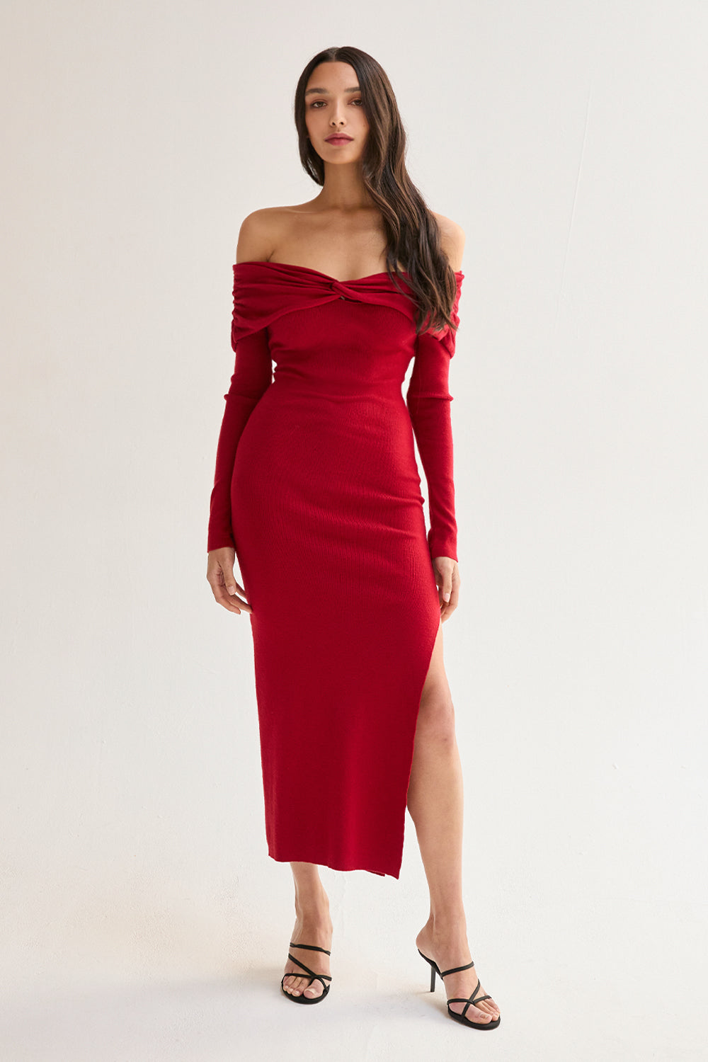 Robe Pull Épaules Dénudées Manches Longues Maille Mi-Longue