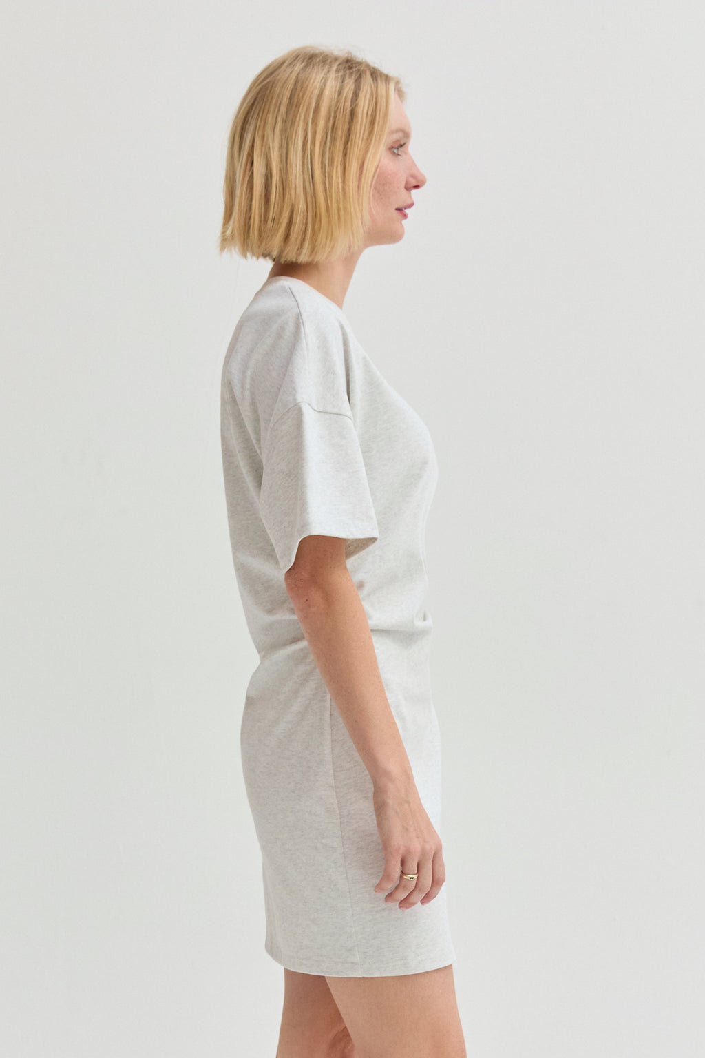 Mini-robe froncée à manches coudes