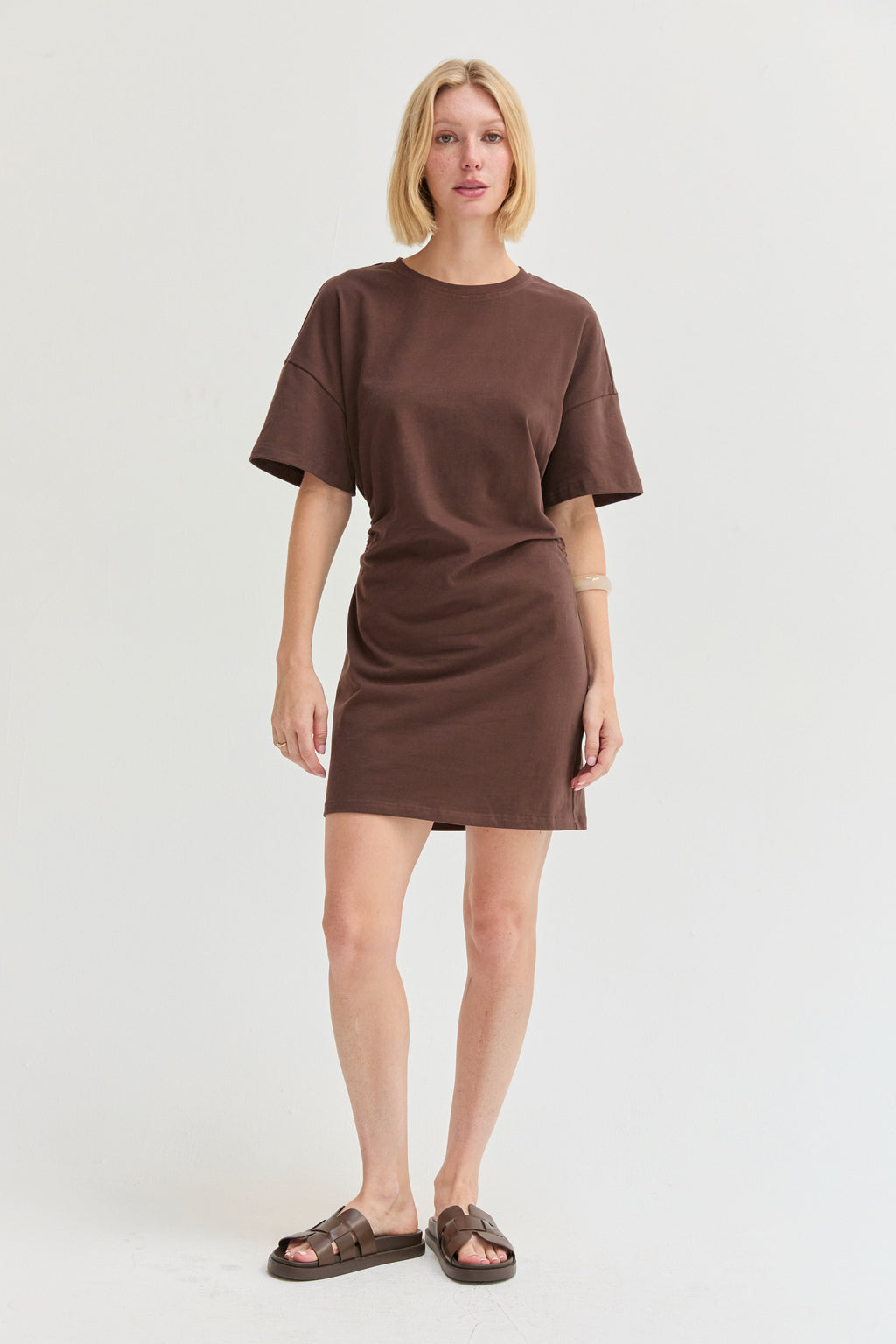 Mini-robe froncée à manches coudes