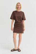 Mini-robe froncée à manches coudes