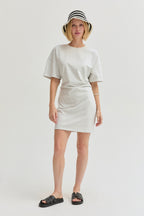Mini-robe froncée à manches coudes