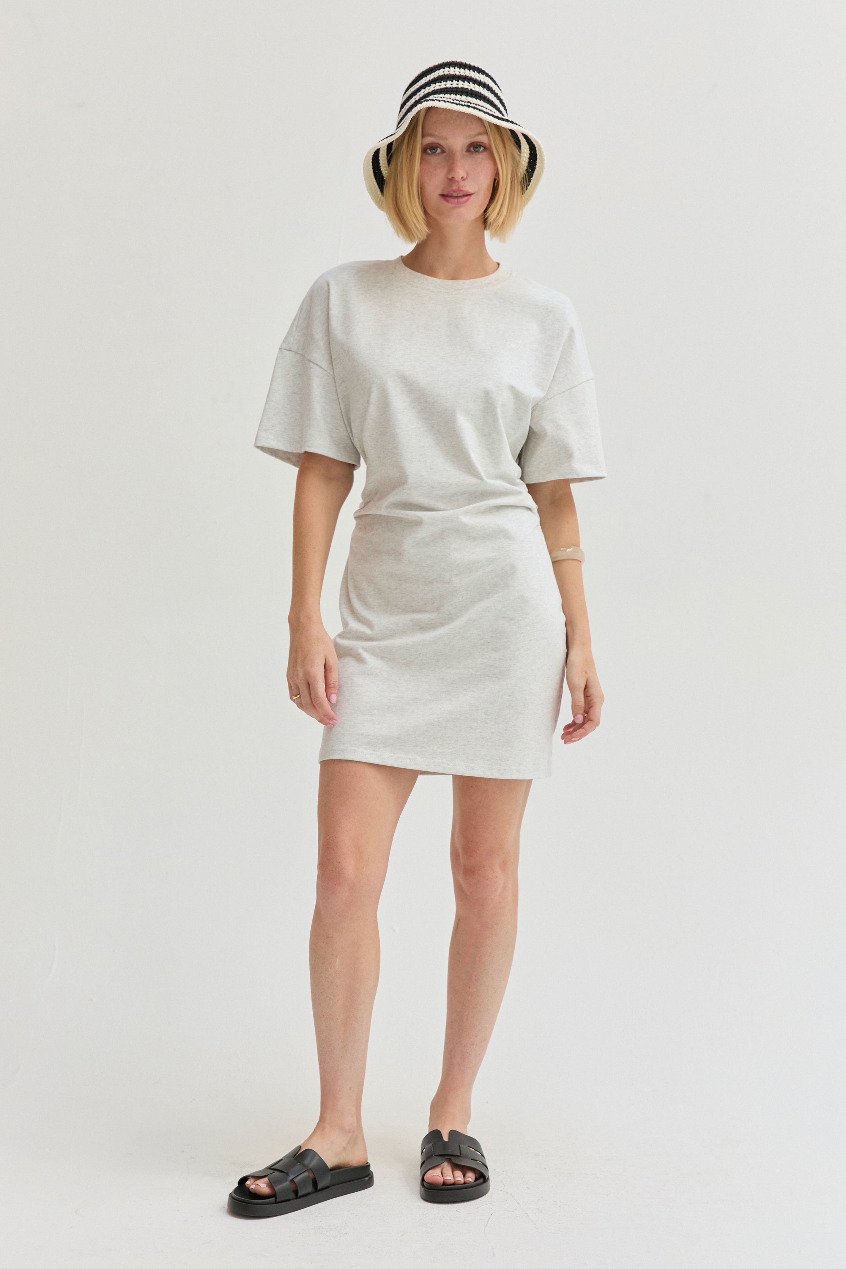 Mini-robe froncée à manches coudes