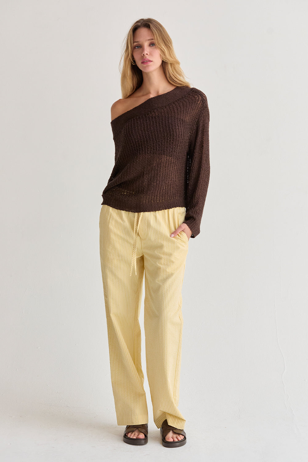 Pantalon décontracté à jambe droite et taille mi-haute en tissu texturé rayé avec cordon de serrage pour femme