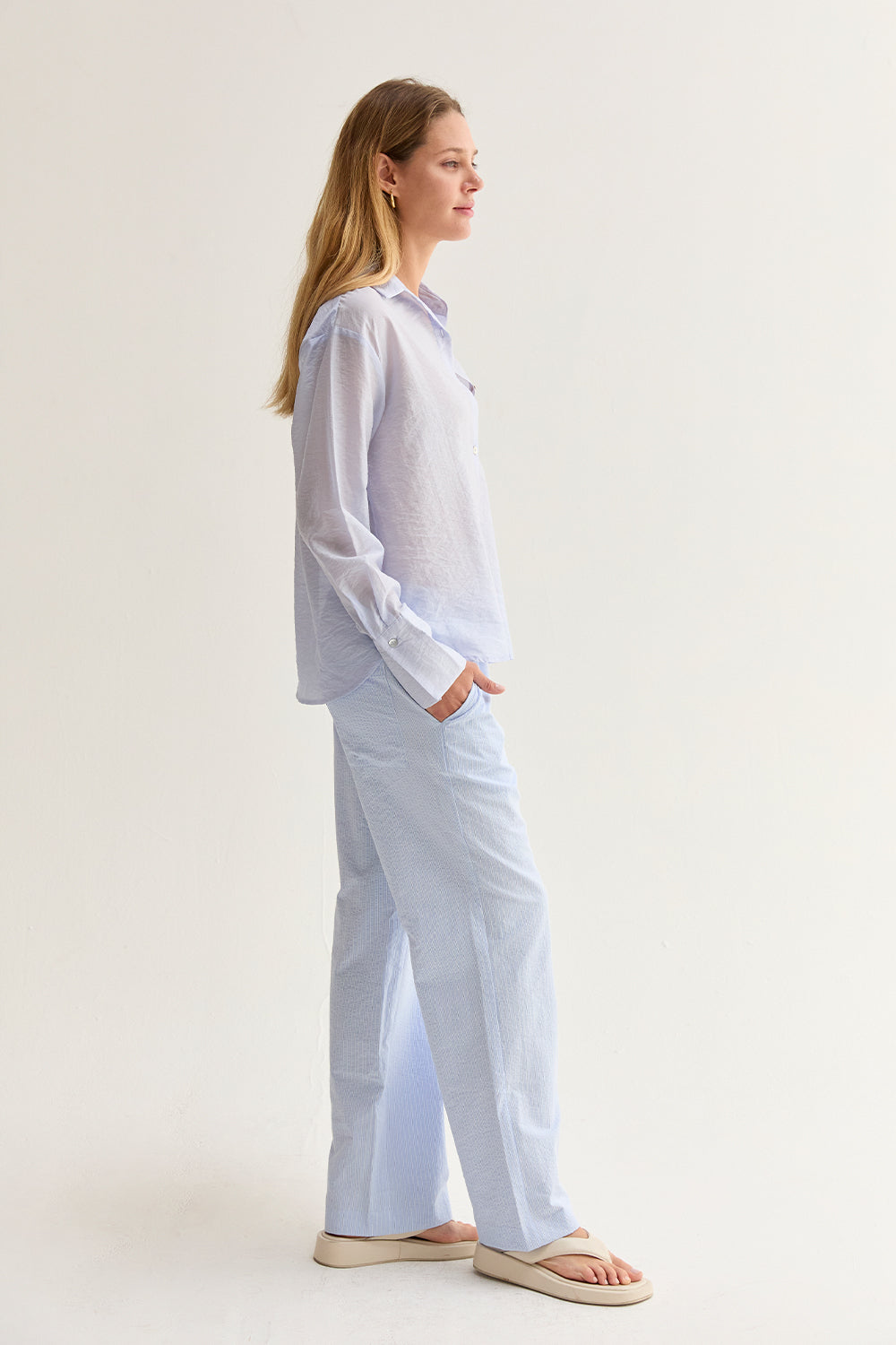 Pantalon décontracté à jambe droite et taille mi-haute en tissu texturé rayé avec cordon de serrage pour femme