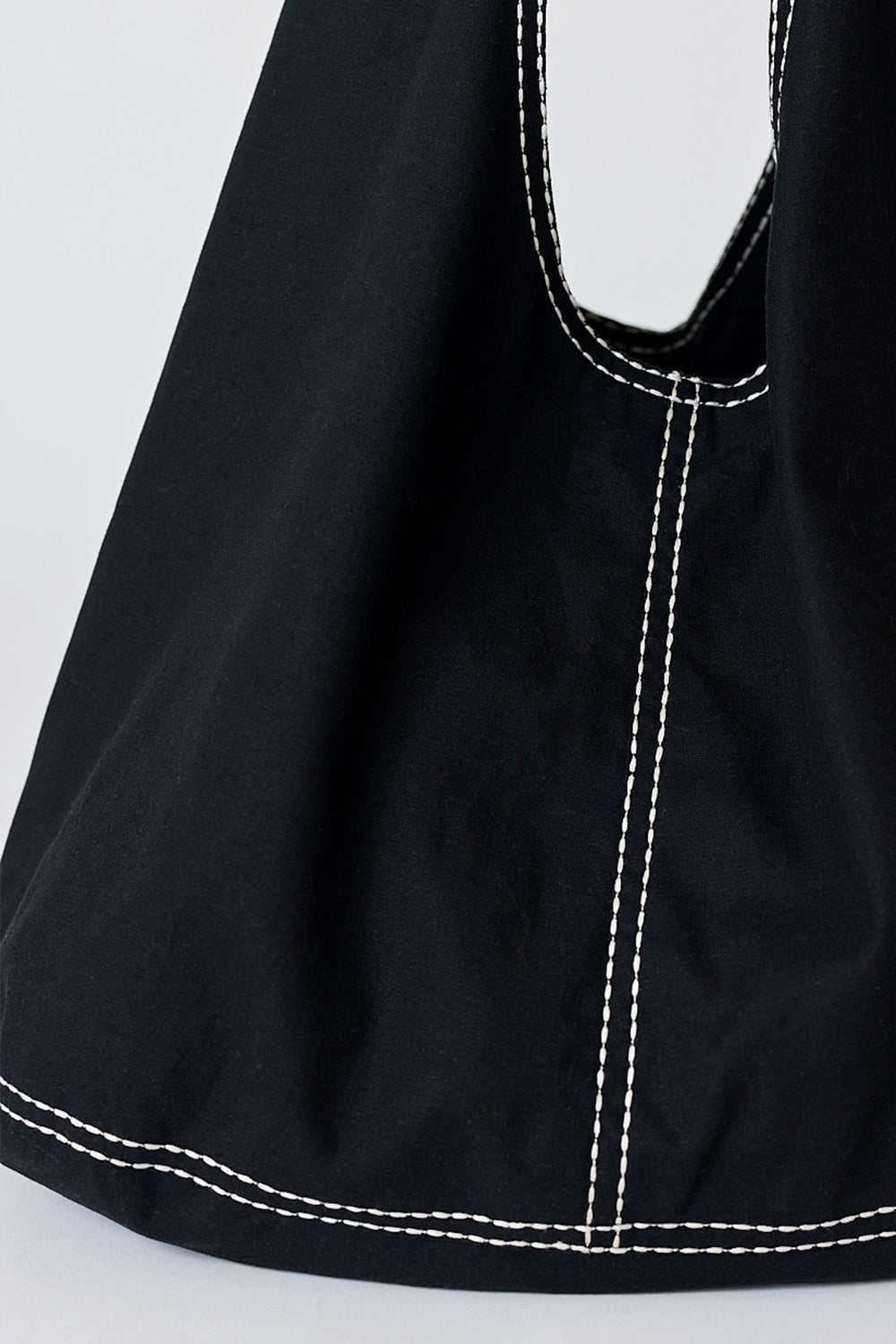 Sac à bandoulière hobo oversize en mélange de coton et de lin avec surpiqûres contrastantes