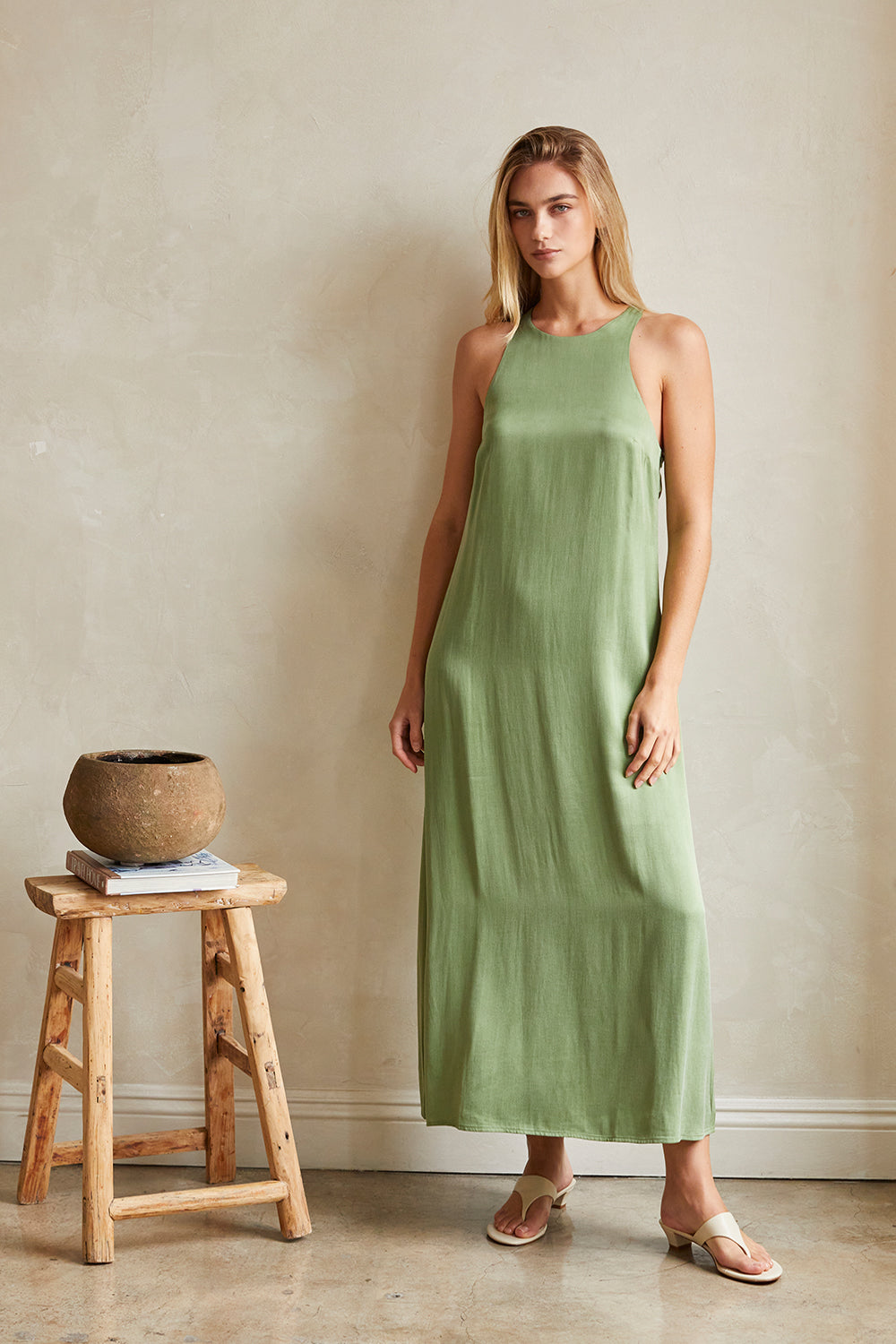 Robe nuisette en cupro à torsade au dos
