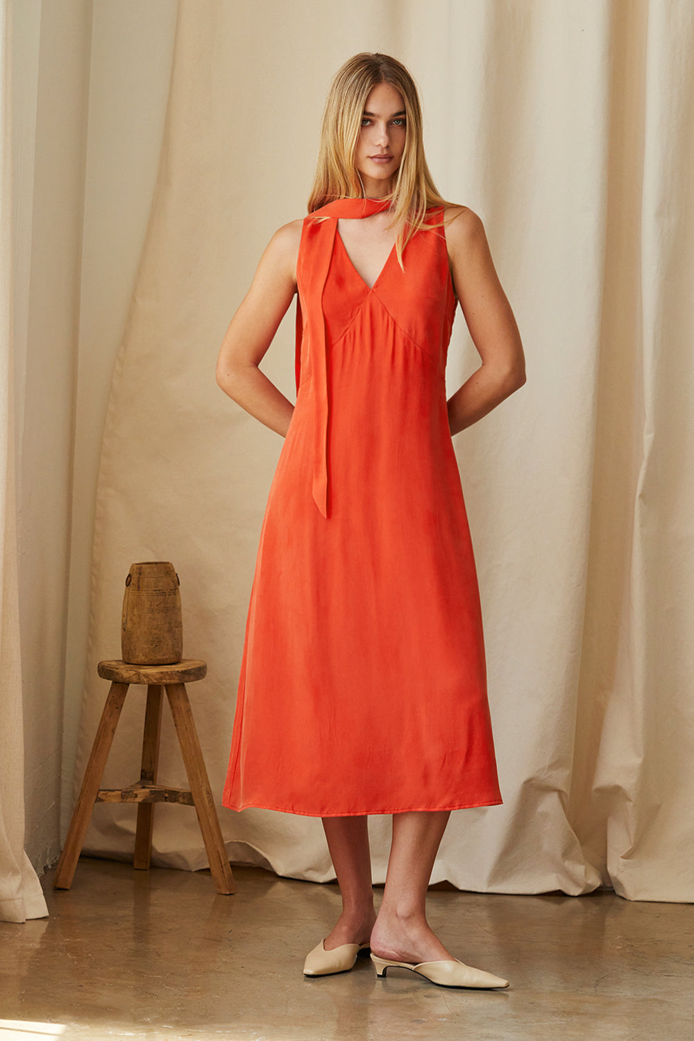 Robe midi en cupro avec foulard