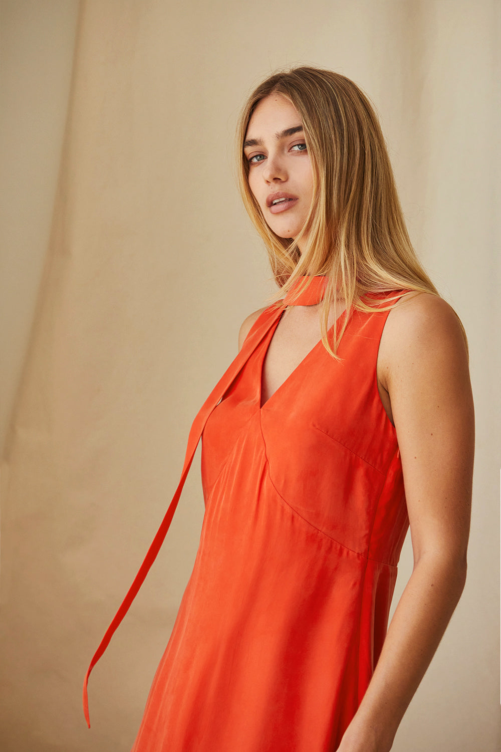 Robe midi en cupro avec foulard