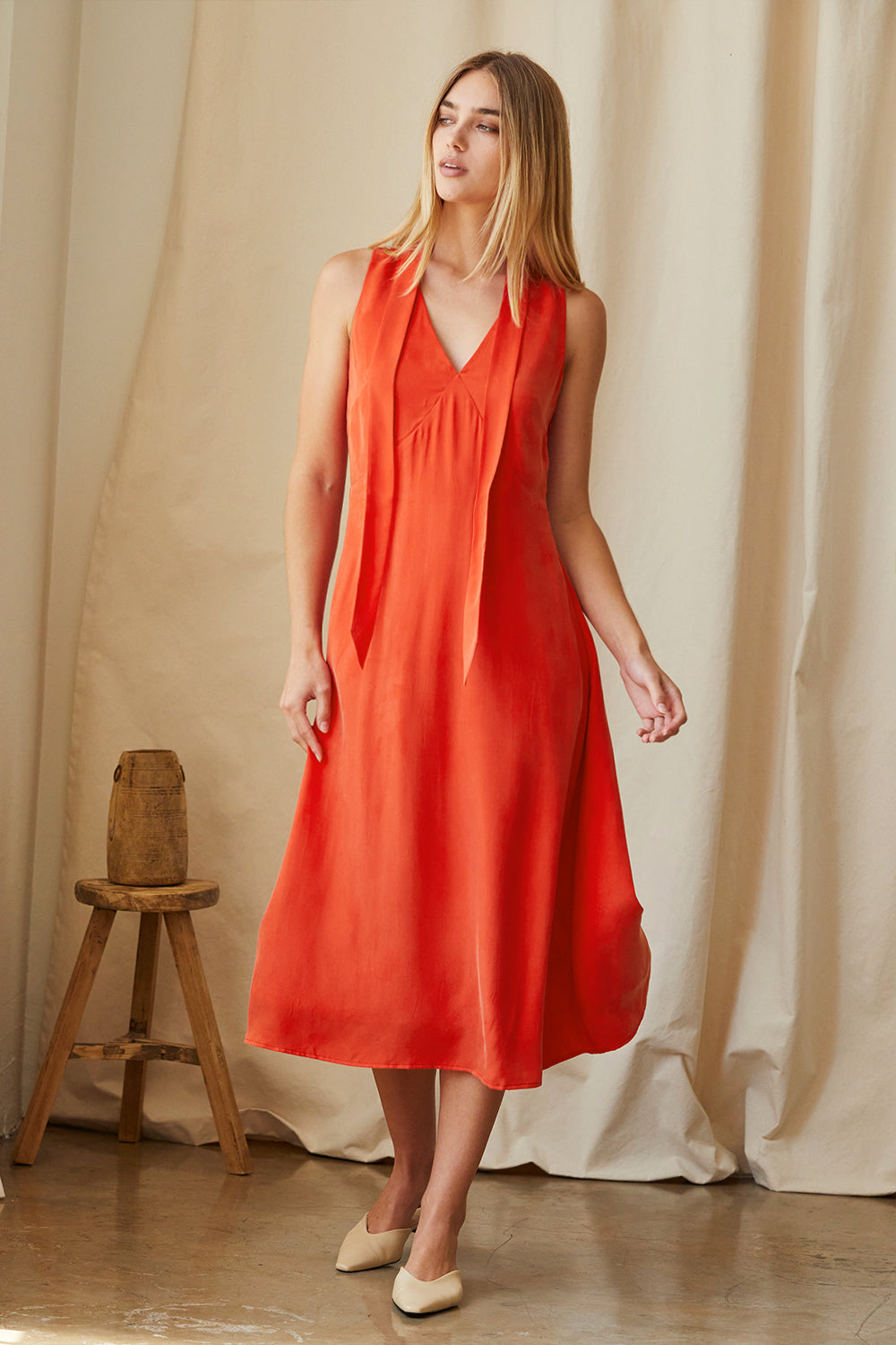 Robe midi en cupro avec foulard
