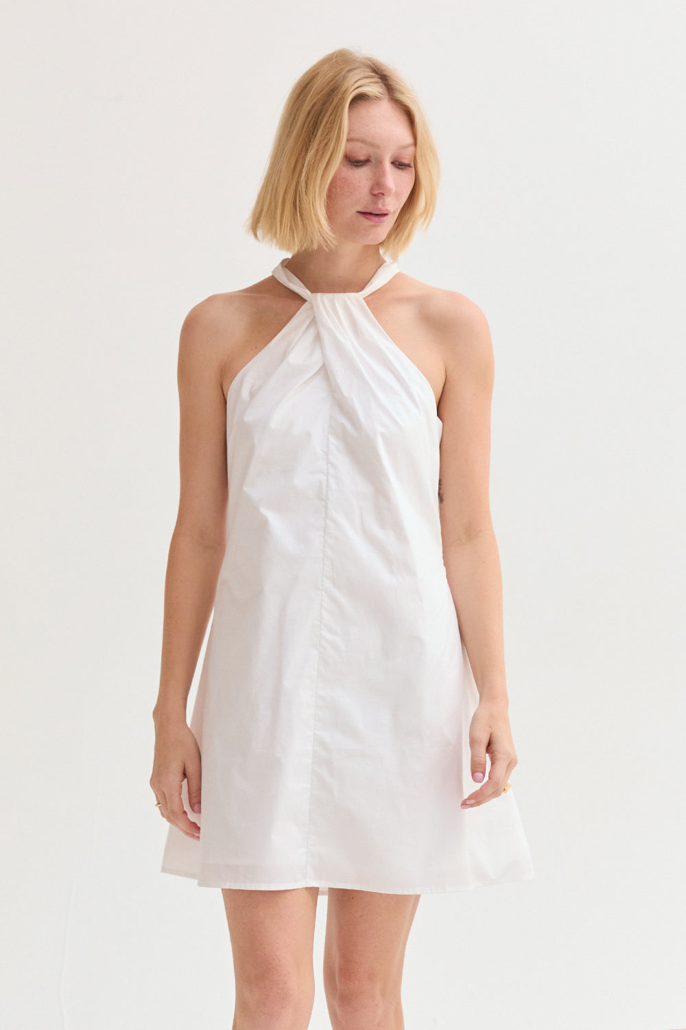 Mini-robe évasée en popeline, à nouer derrière le cou
