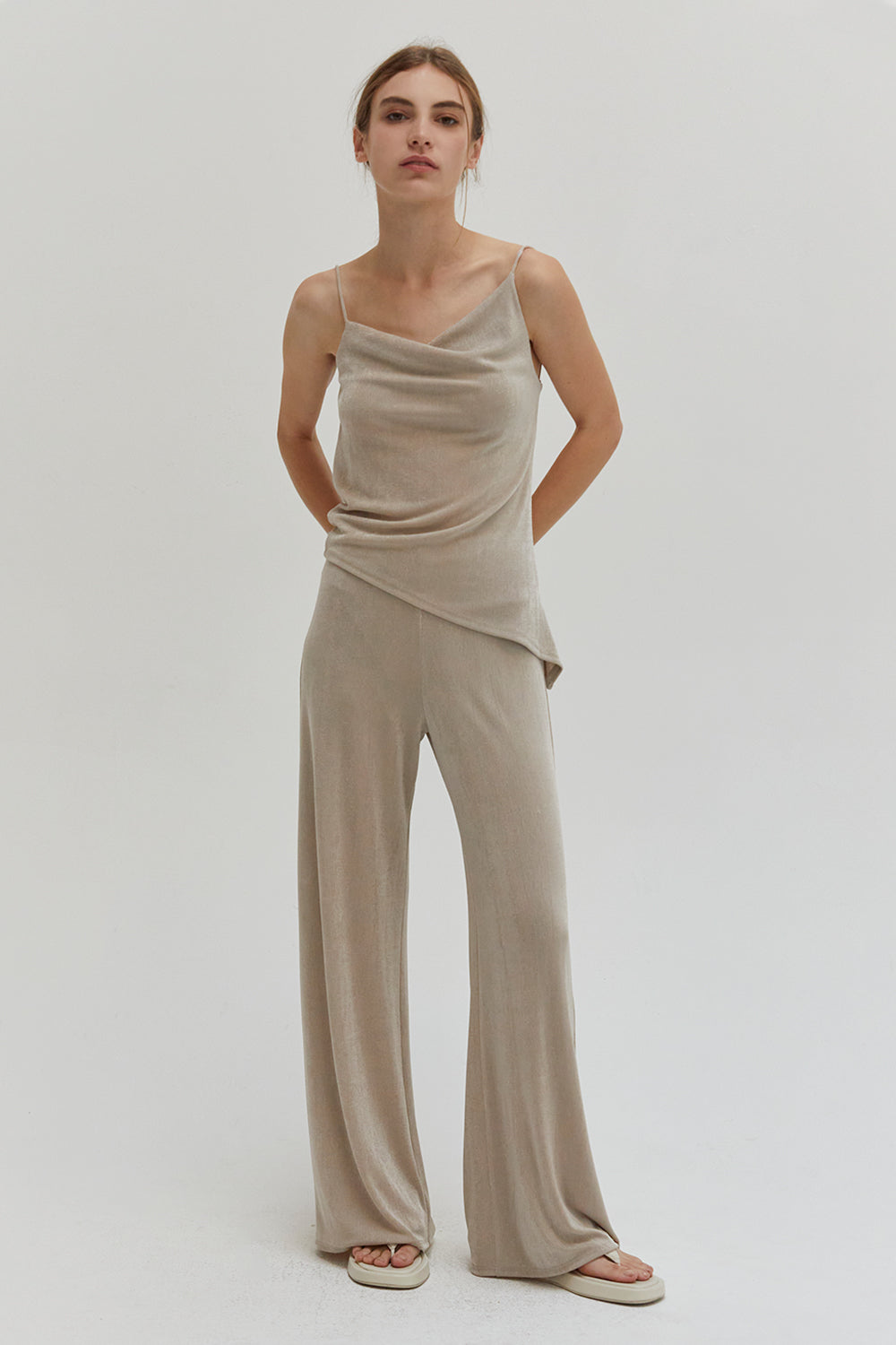 Pantalon ample en maille fluide à taille haute