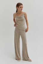 Pantalon ample en maille fluide à taille haute