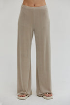 Pantalon ample en maille fluide à taille haute