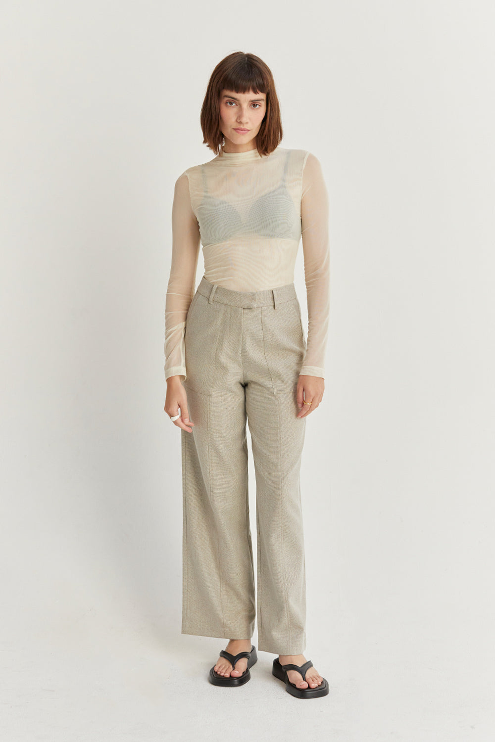 Pantalon droit tissé texturé avec poches plaquées, couleur avoine