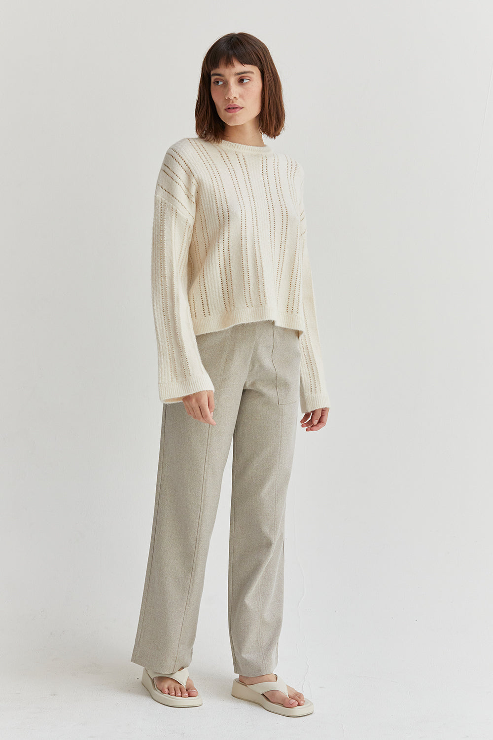 Pantalon droit tissé texturé avec poches plaquées, couleur avoine