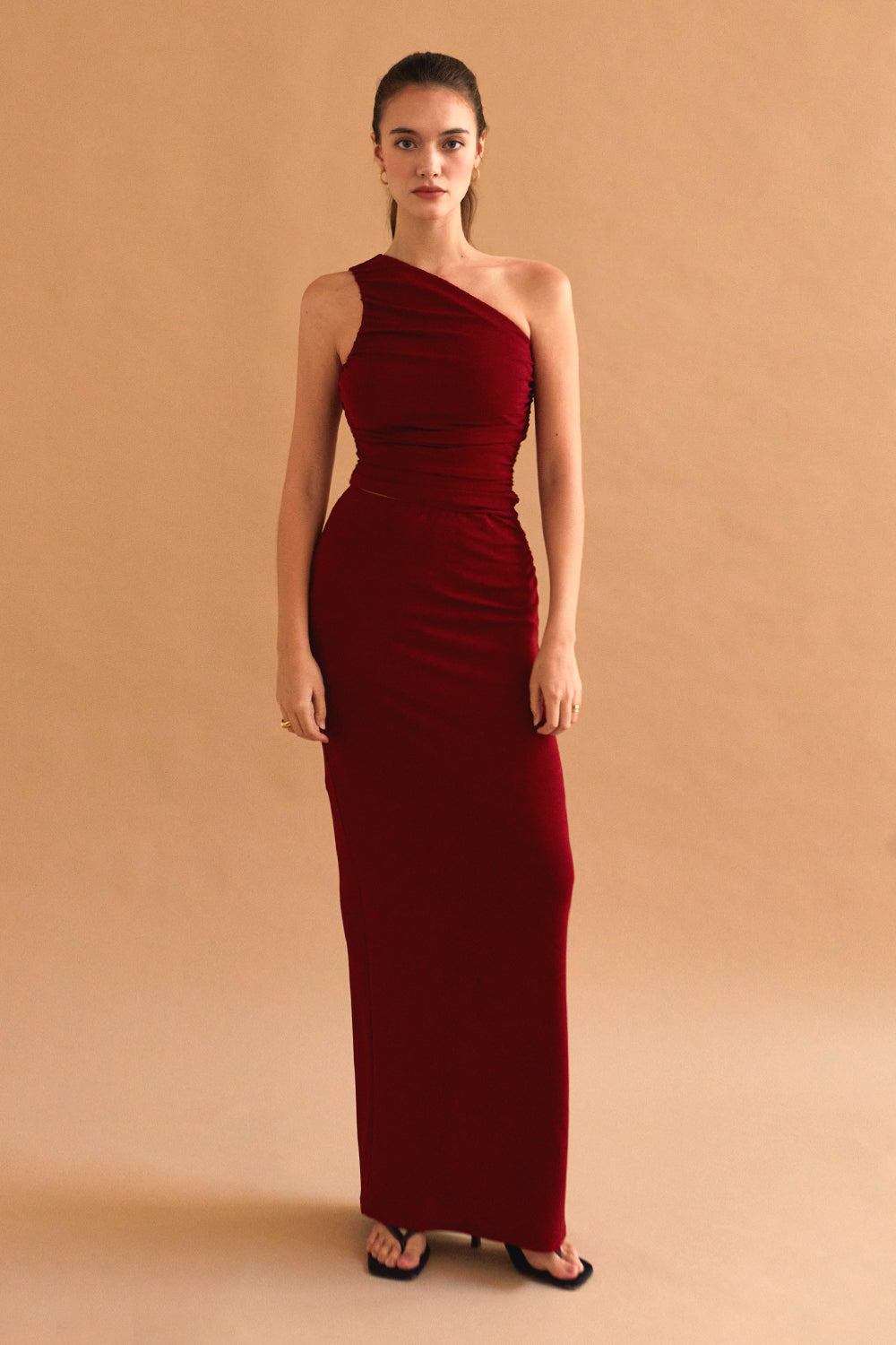 Ensemble top asymétrique en maille et jupe