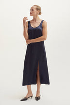 Robe midi débardeur en satin froissé