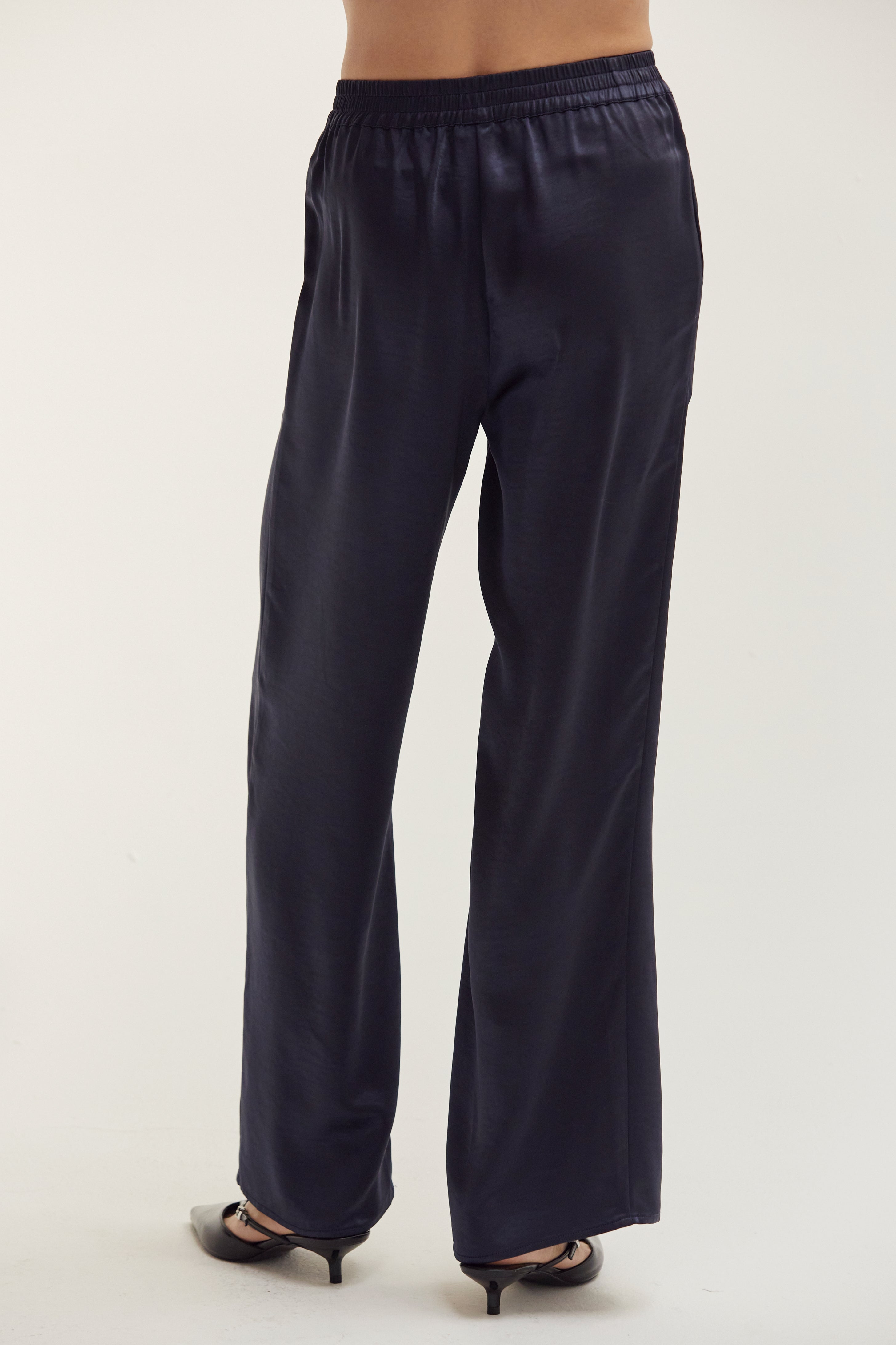 Pantalon ample en satin froissé à enfiler, taille élastique