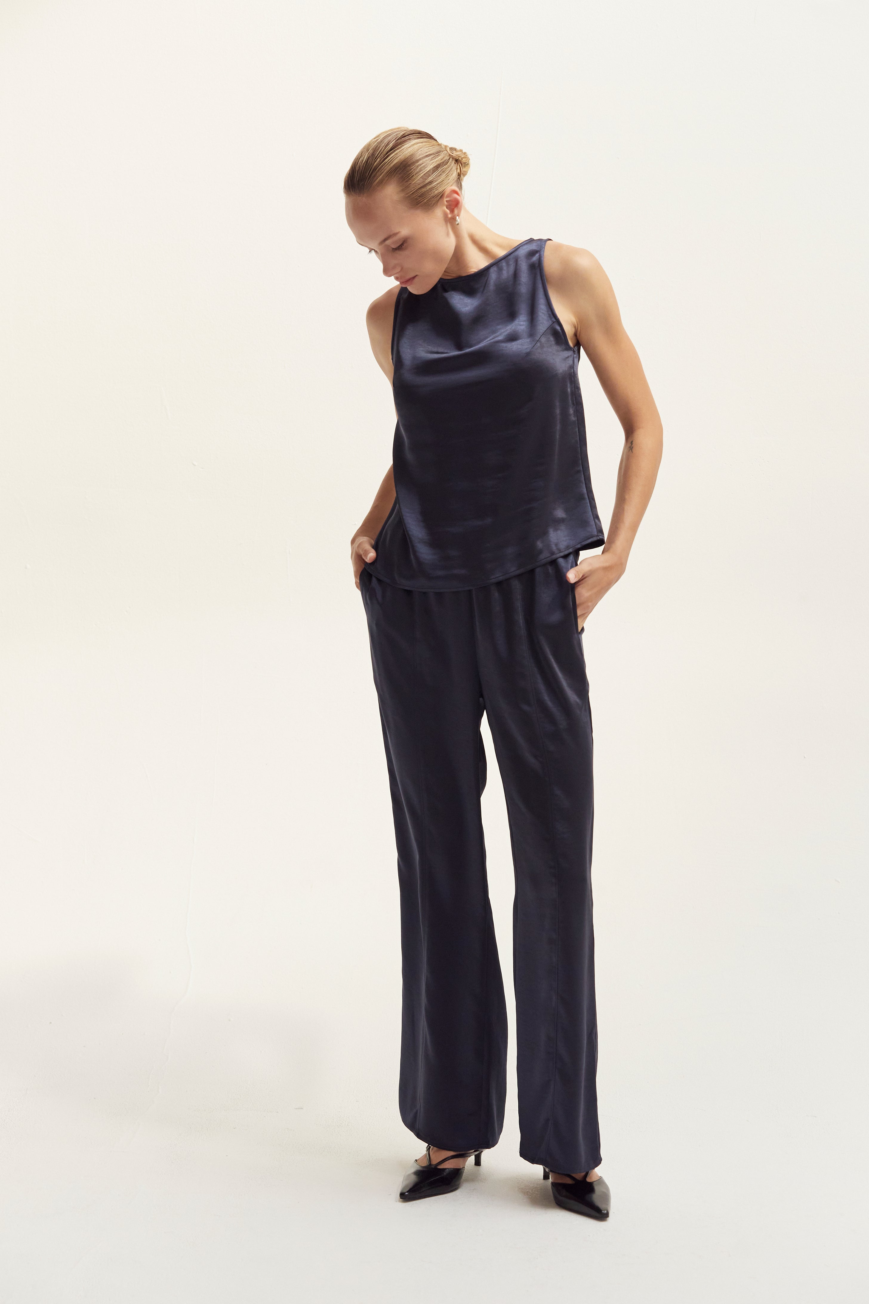 Pantalon ample en satin froissé à enfiler, taille élastique
