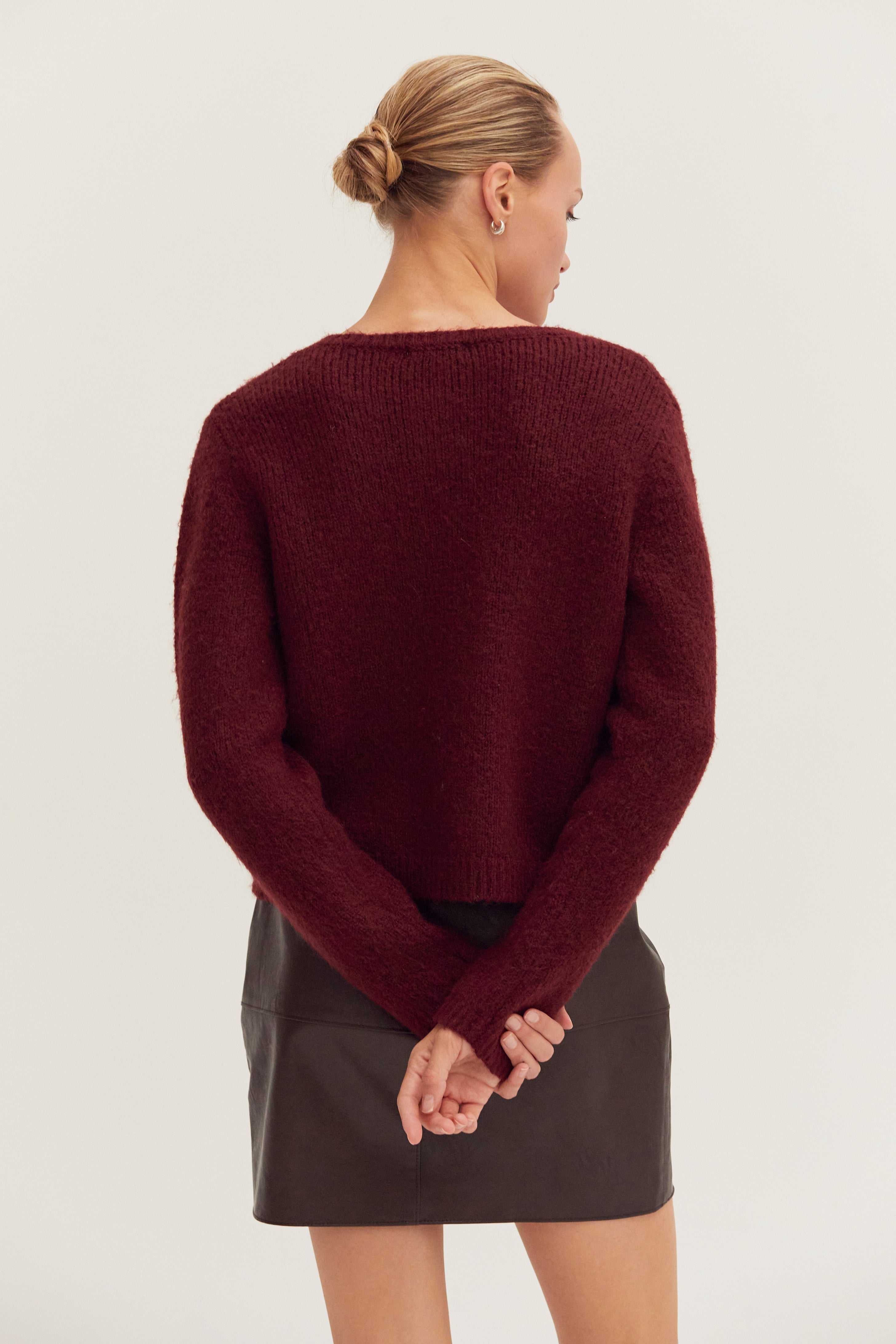 Gilet ras-du-cou en tricot côtelé boutonné en laine mélangée pour femme