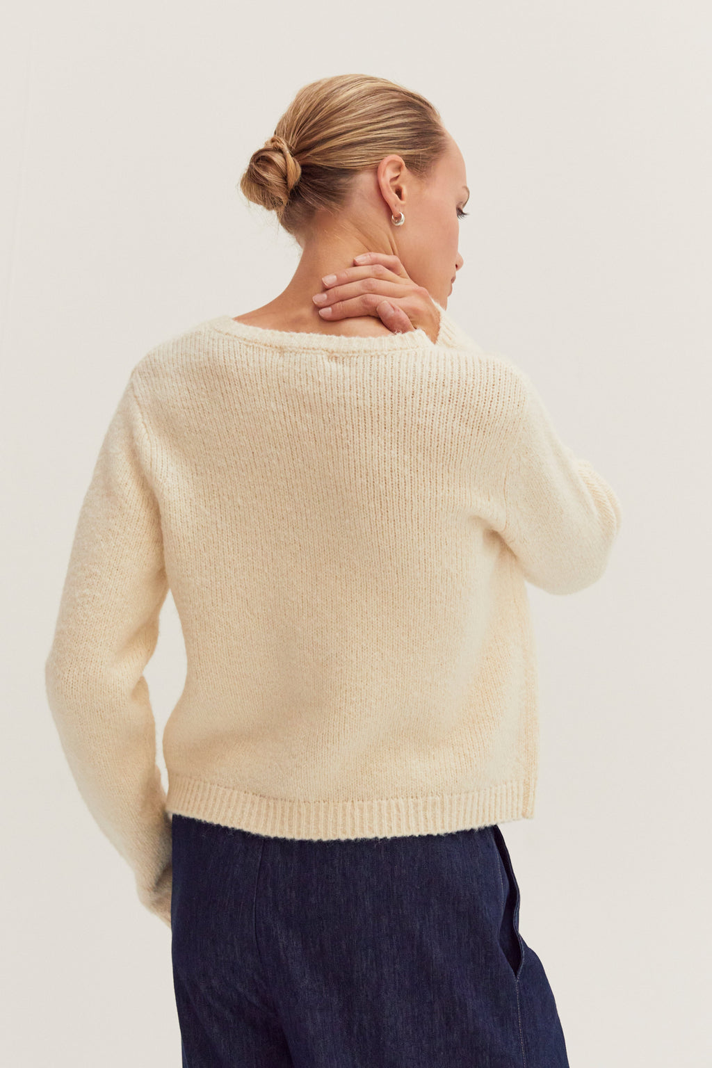 Gilet ras-du-cou en tricot côtelé boutonné en laine mélangée pour femme
