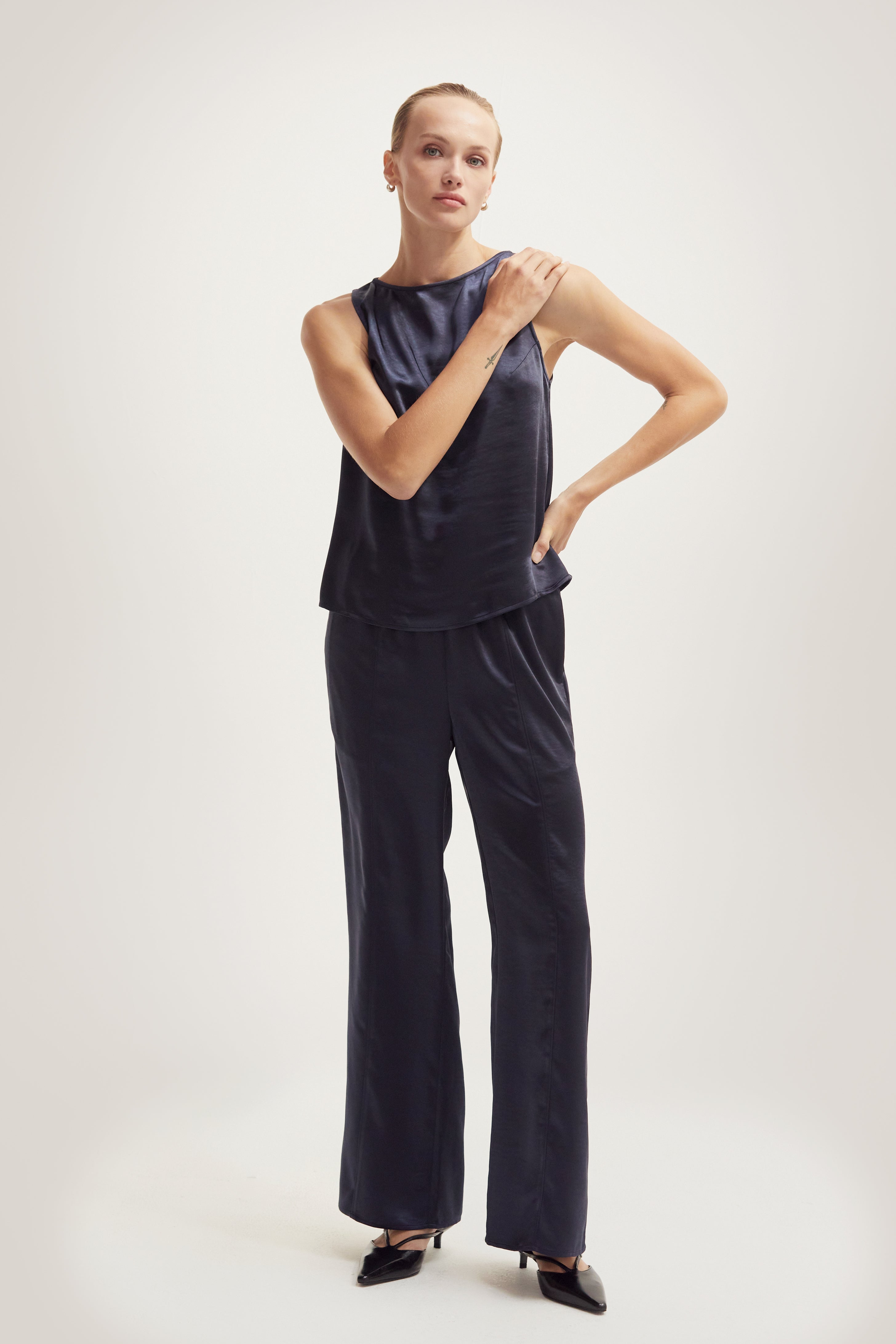 Pantalon ample en satin froissé à enfiler, taille élastique