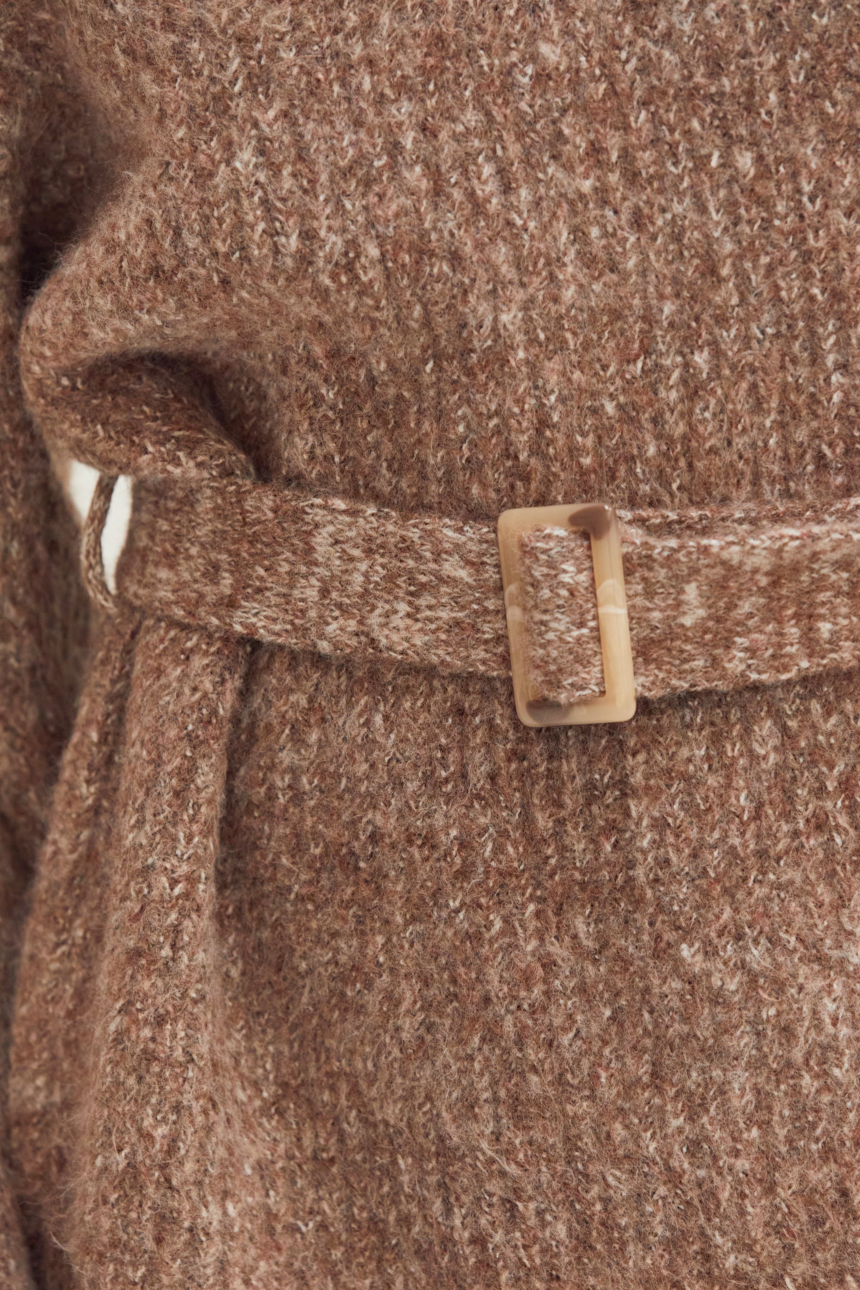 Pull tunique ceinturé avec épaules tombantes et ceinture ajustable à la taille