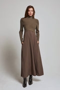 Ensemble deux pièces pull court côtelé à col roulé et robe longue