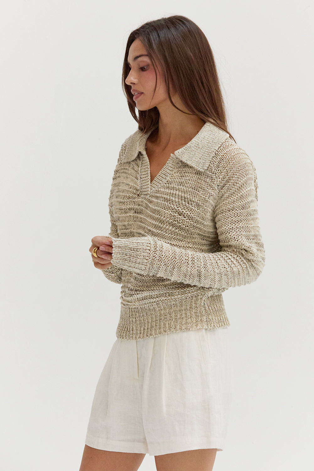 Pull en tricot chiné à col polo et encolure en V, manches longues et coupe décontractée