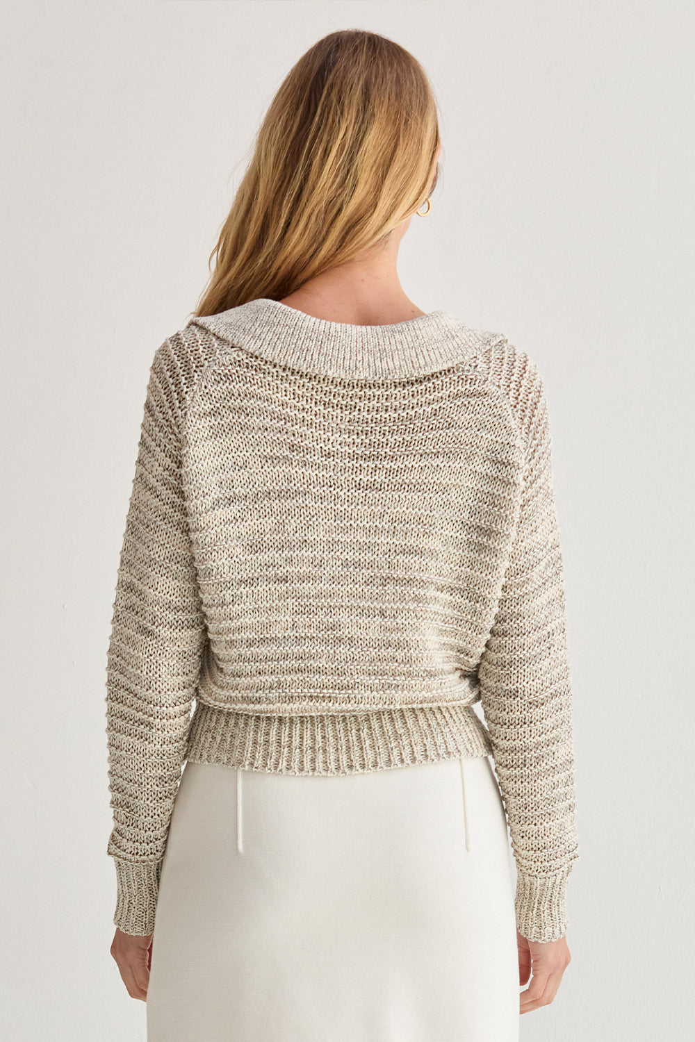 Pull en tricot chiné à col polo et encolure en V, manches longues et coupe décontractée
