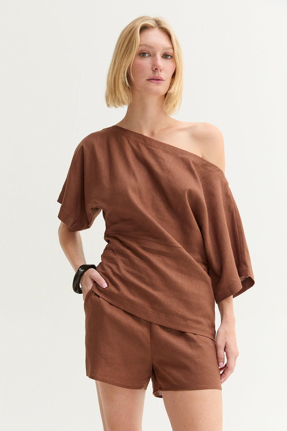 Haut asymétrique en mélange de lin